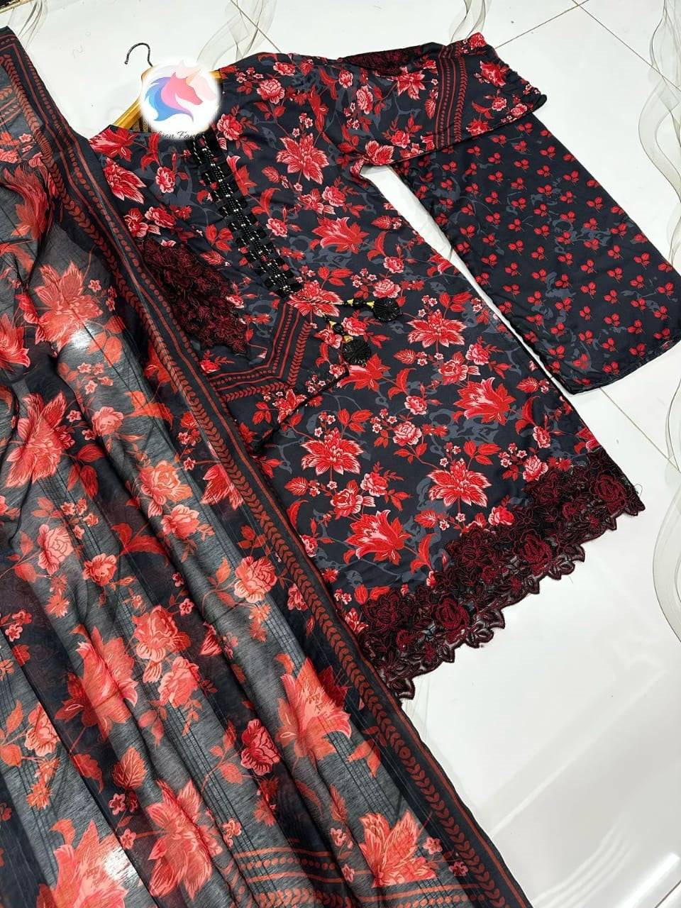New Trending Designer Printed Lawn Suit with Dupatta - Stylish 3 PCs Fashion Fantasia Store