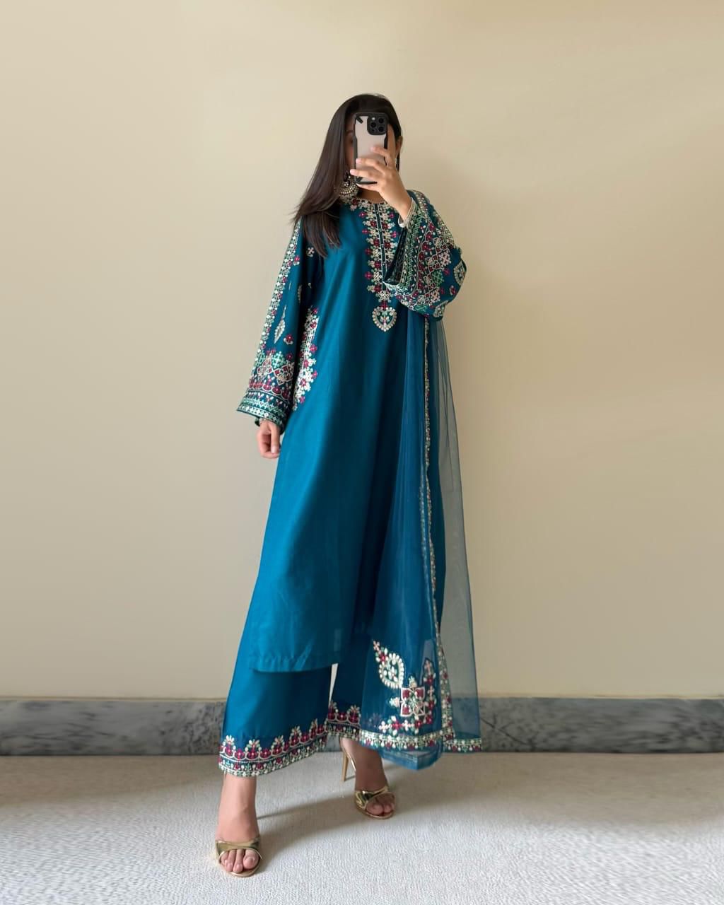 New Trending Designer Suit with Dupatta - Stylish 3 PCs Fashion Fantasia Store