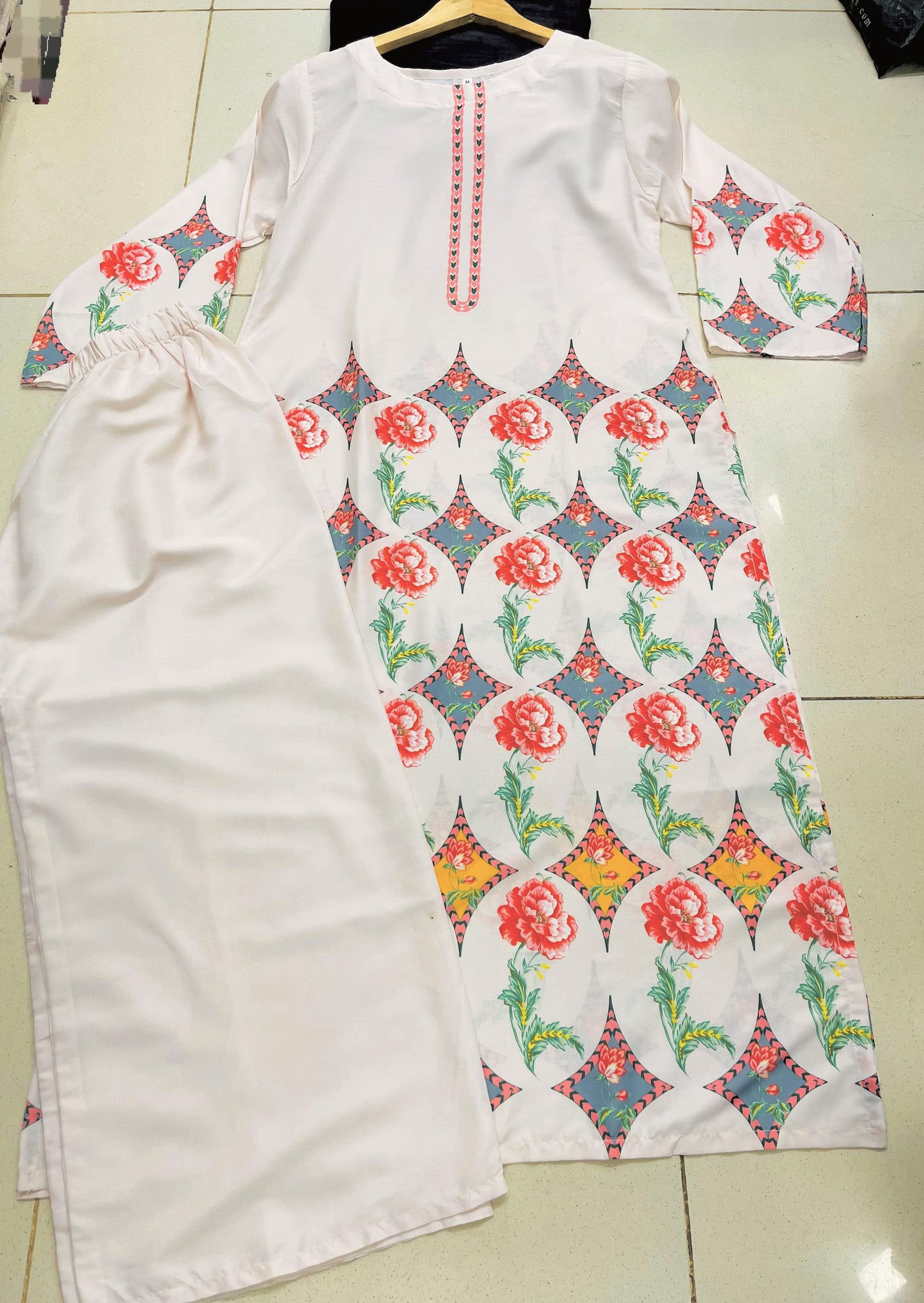 New Trending Designer Printed Lawn Suit - Stylish 2 PCs Fashion Fantasia Store