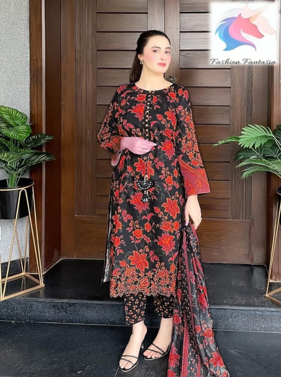 New Trending Designer Printed Lawn Suit with Dupatta - Stylish 3 PCs (Copy) Fashion Fantasia Store