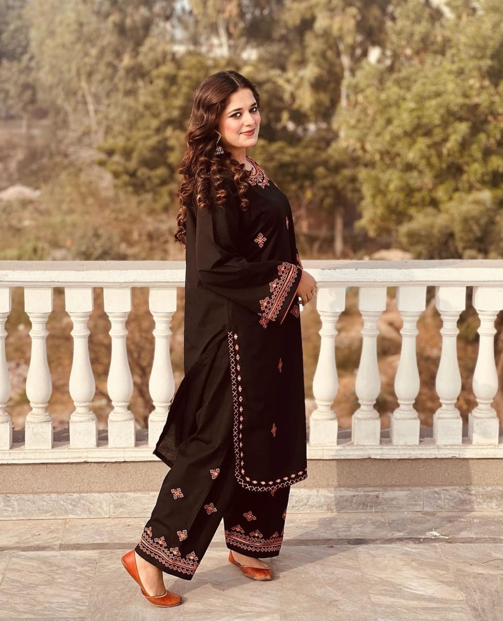 Designer Embroidered Suit - 2 PCs Fashion Fantasia Store