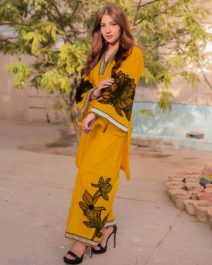 Embroidered Flower Bunch Applic Suit  - 2 PCs Fashion Fantasia Store