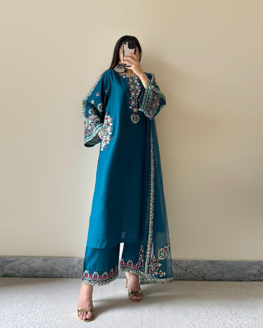 New Trending Designer Suit with Dupatta - Stylish 3 PCs Fashion Fantasia Store